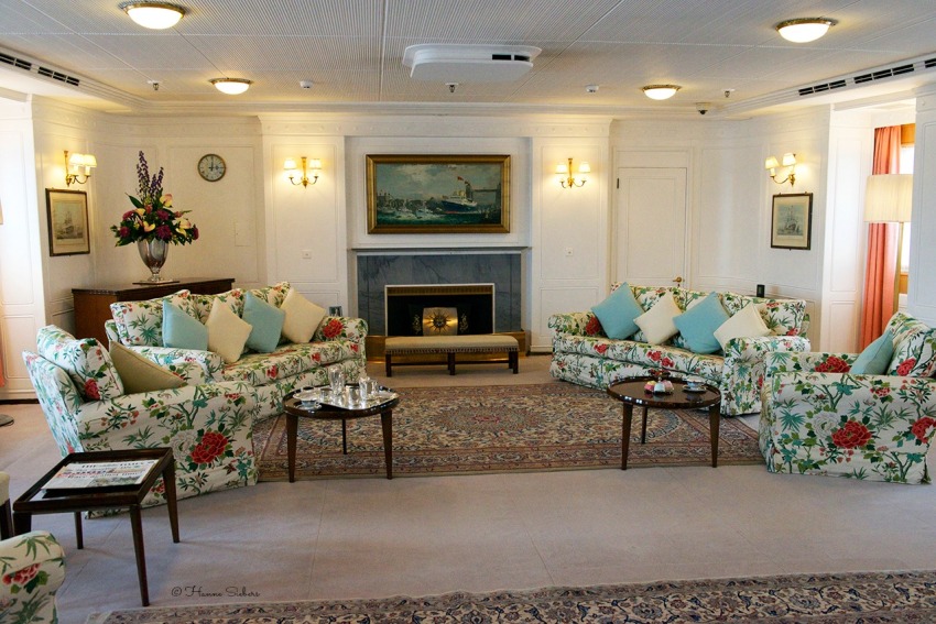 The State drawing room, where the Queen entertained foreign dignitaries in port and gathered with her family at sea, there is a set of furniture that was a gift from the Swedish royal family in 1956. The Queen personally selected the chintz sofa and armchair covers. Off duty, the royal family gathered here to play cards and board games and Princess Margaret, Princess Alexandra and Princess Diana all took their turn at the piano.